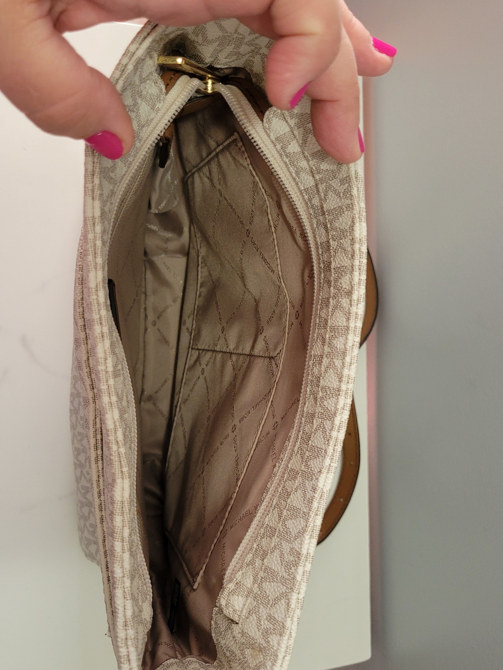 Michael Kors White Signature Crossbody Bag with Tan Strap - Picture 6 of 10
